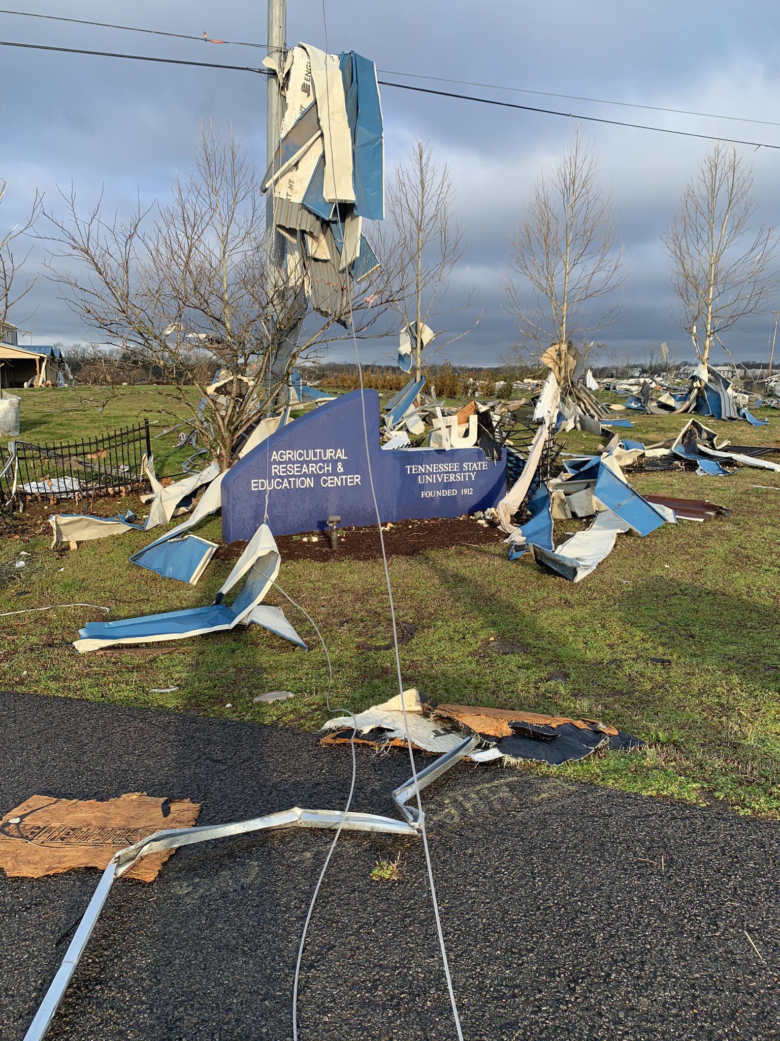 美国南部三州“超级星期二”遭遇超级龙卷风，造成25人死亡-城市新闻网icitynews