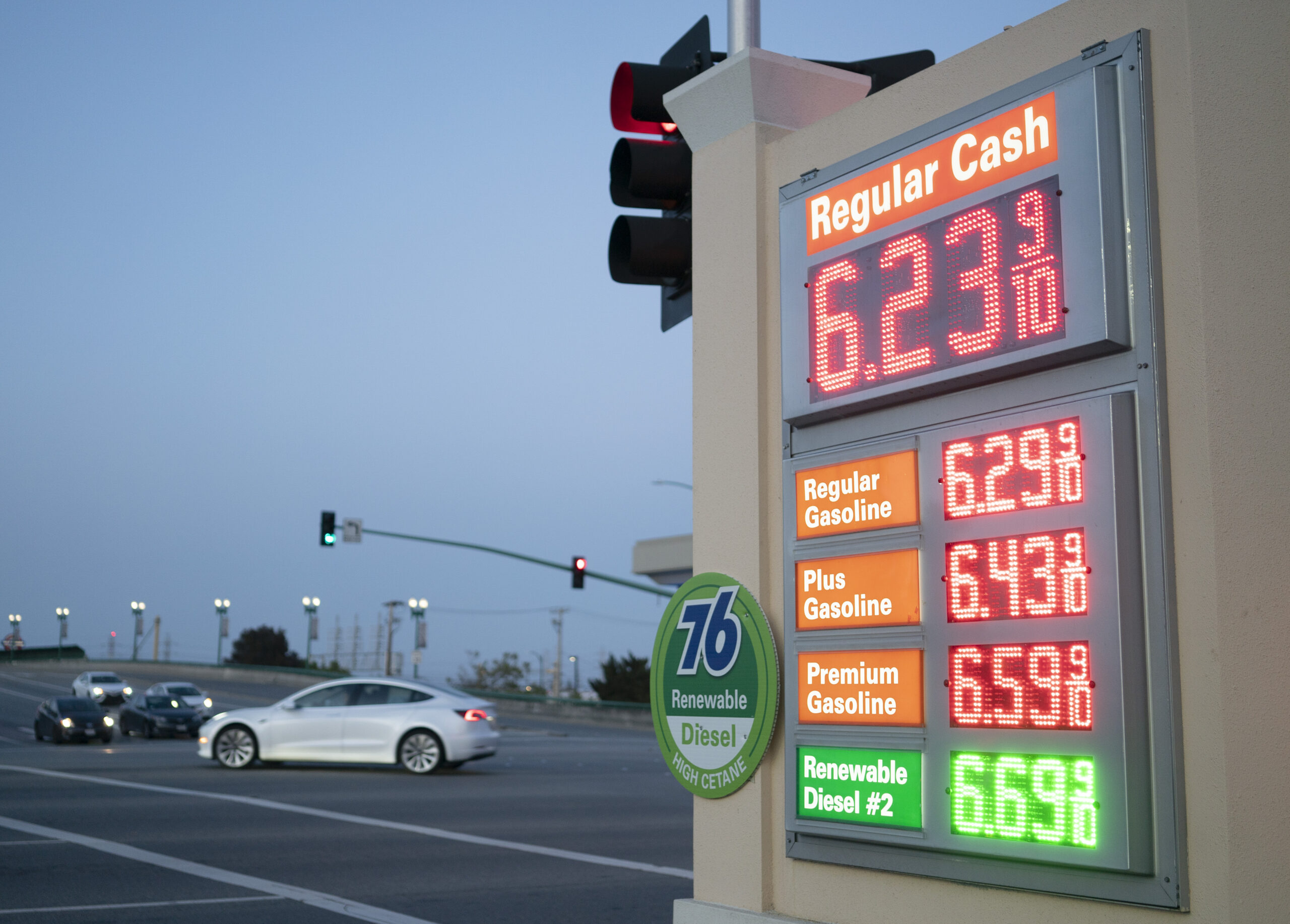 美国普通汽油价格创历史新高达每加仑4.48美元-城市新闻网icitynews