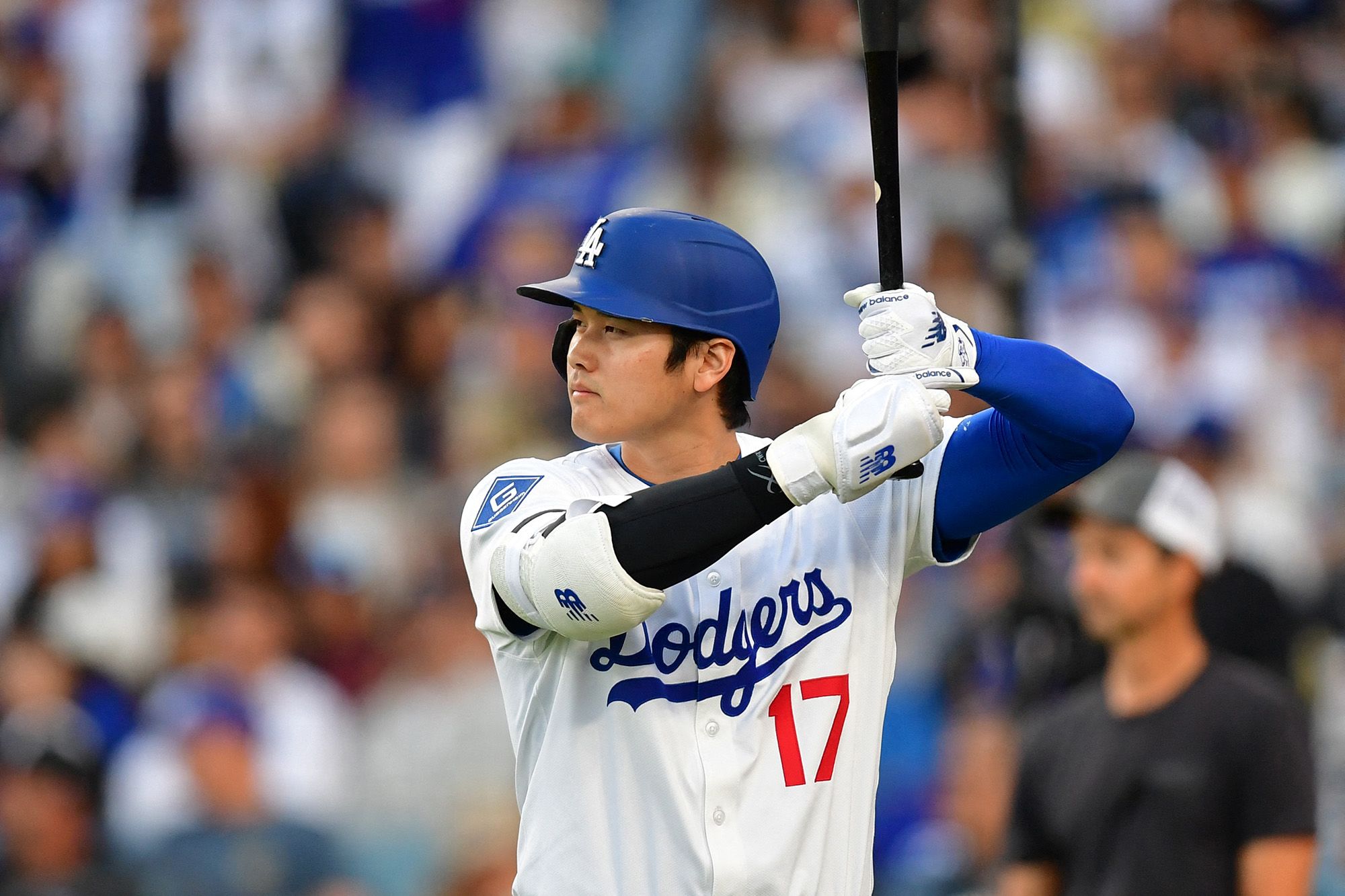 大谷翔平再写传奇！本赛季17轰登顶MLB，道奇防线失守四连败