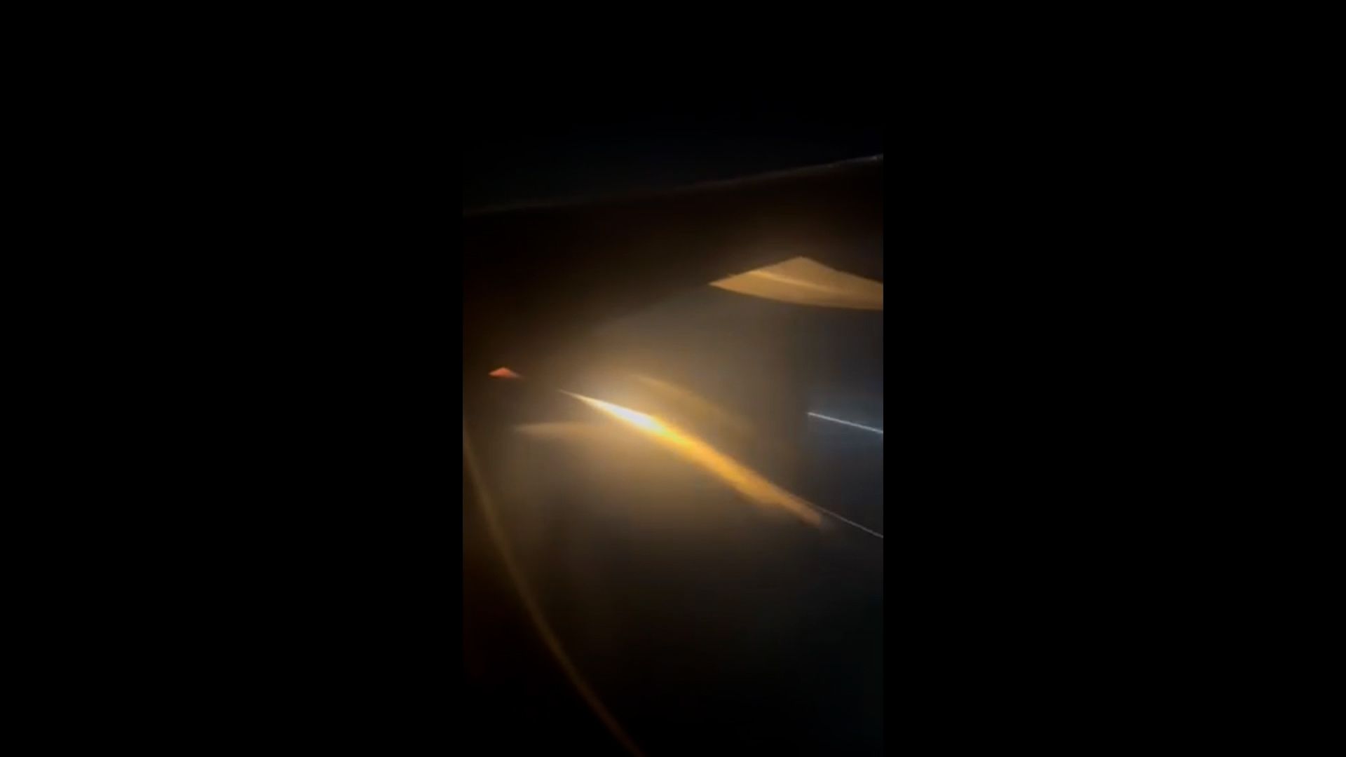 引擎起火！航班紧急返航洛杉矶机场