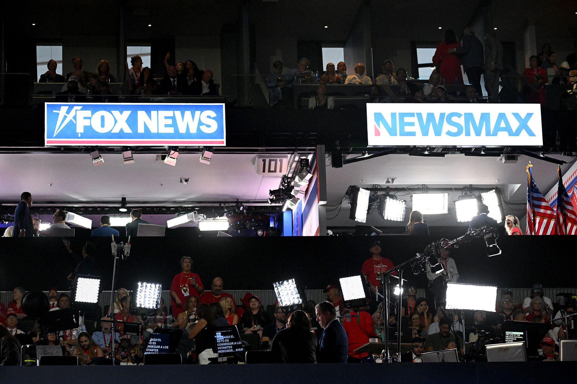 保守派媒体巨头对决：Newsmax对Fox News提起反垄断诉讼
