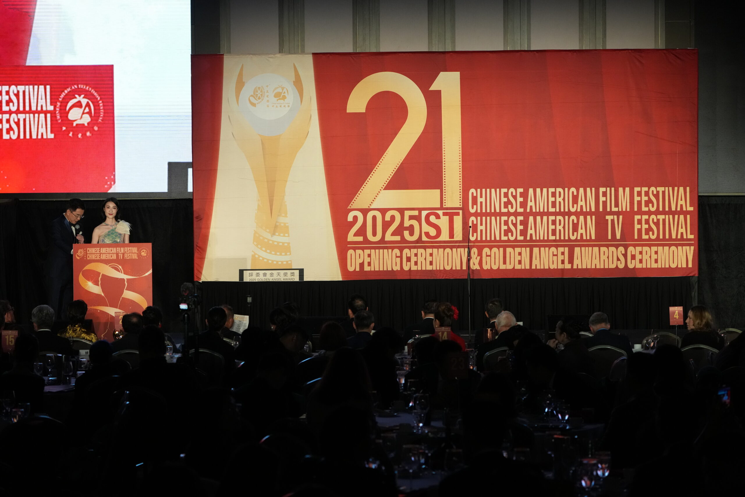 18岁中国少女导演陈一诺荣获中美电视节金天使奖：《一诺十年》背后的温暖承诺