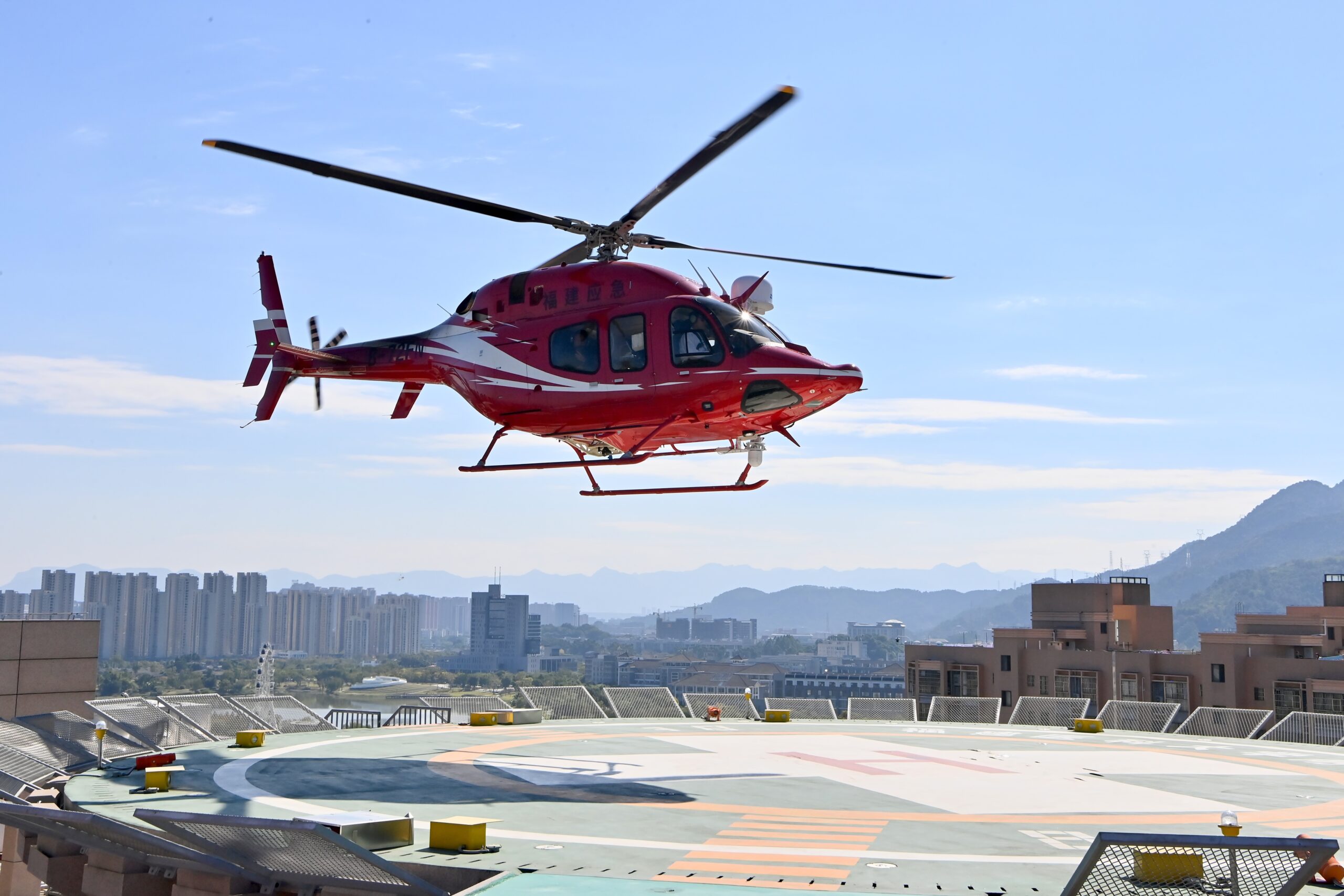 福建开展航空医疗救护实战演练