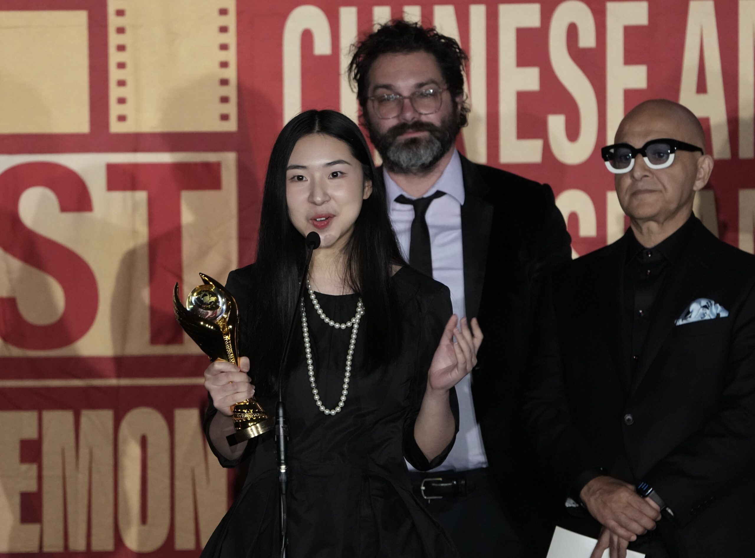 18岁中国少女导演陈一诺荣获中美电视节金天使奖：《一诺十年》背后的温暖承诺