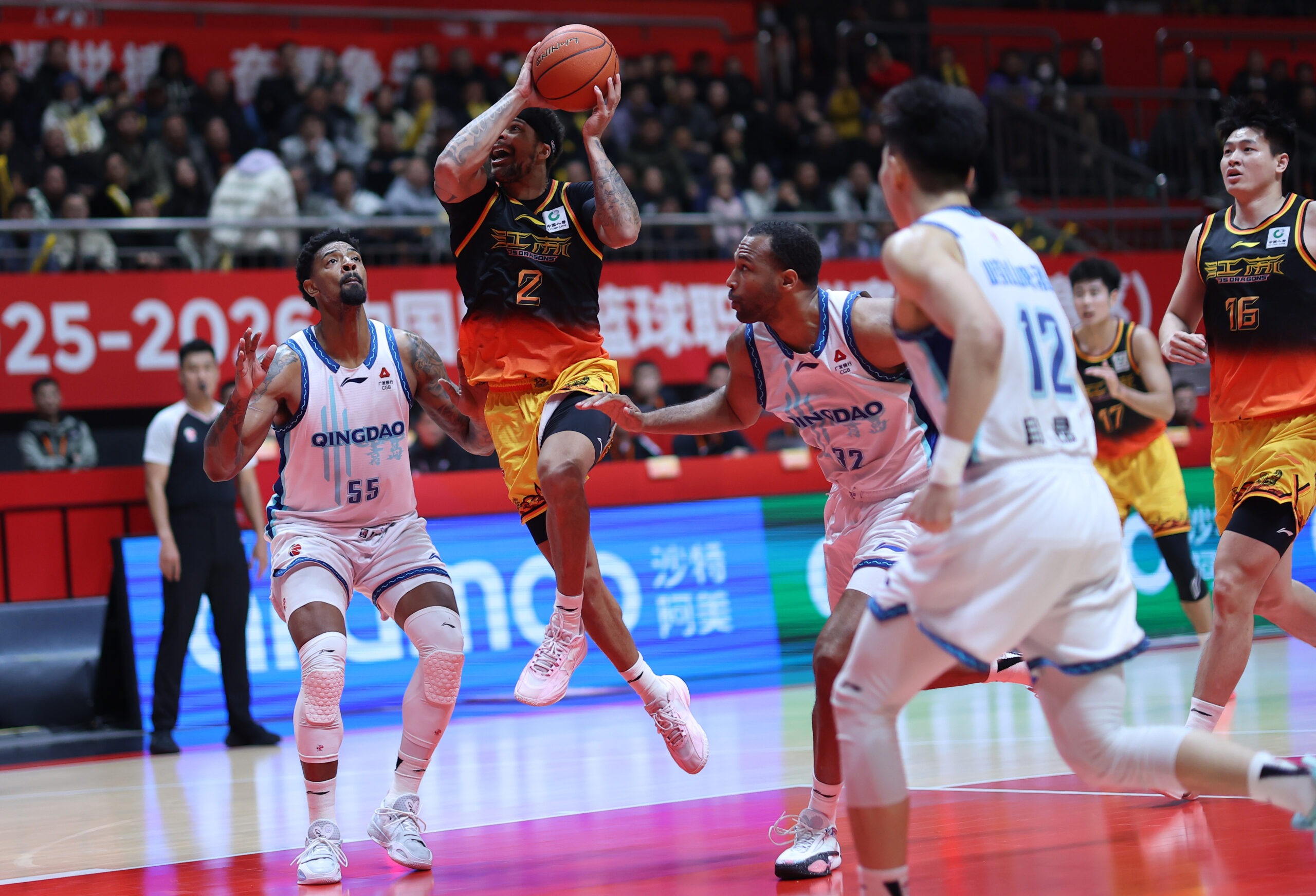 CBA常规赛：江苏肯帝亚队不敌青岛崂山啤酒队
