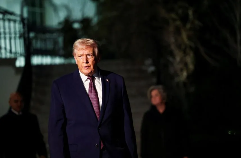 特朗普否认失业率上升现实，多项就业数据与其说法相悖