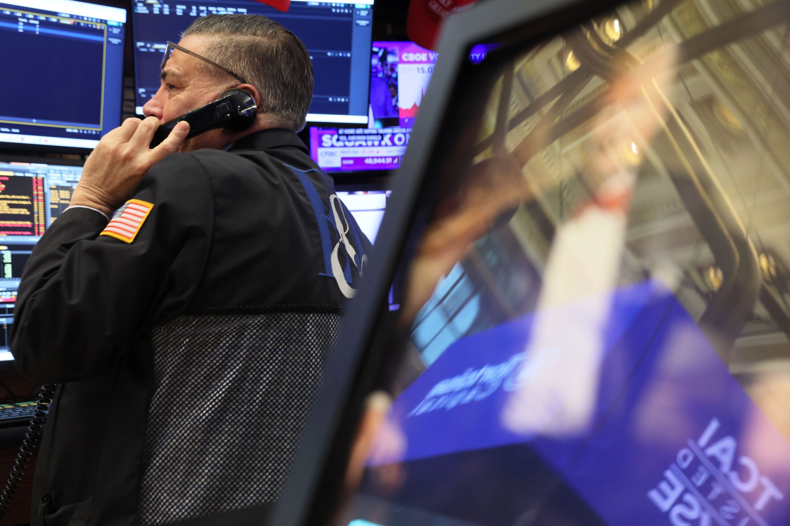 特朗普施压美联储，华尔街重启“抛售美国”交易