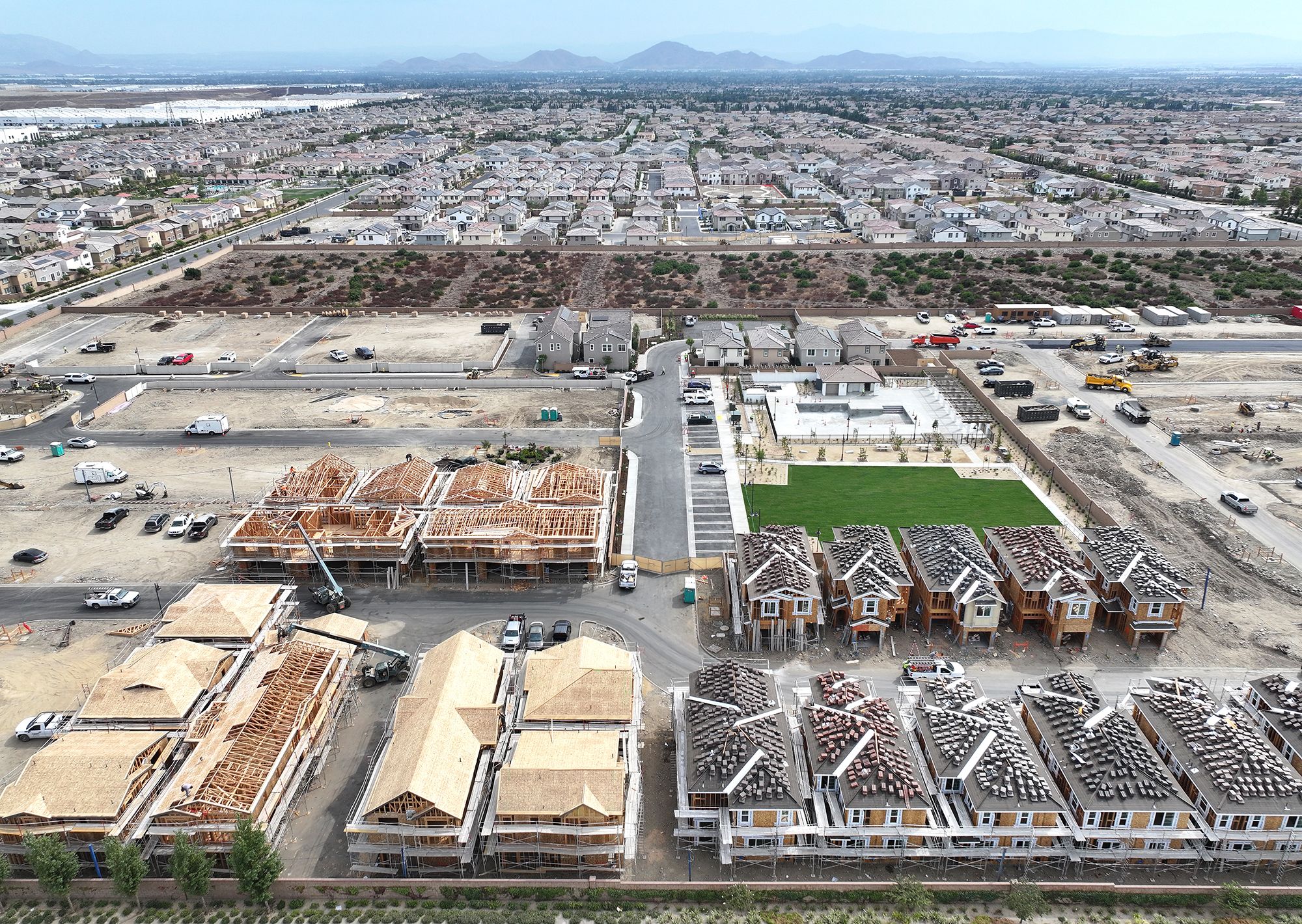 房贷利率降至6.06%！美国楼市迎来久违“松动期”