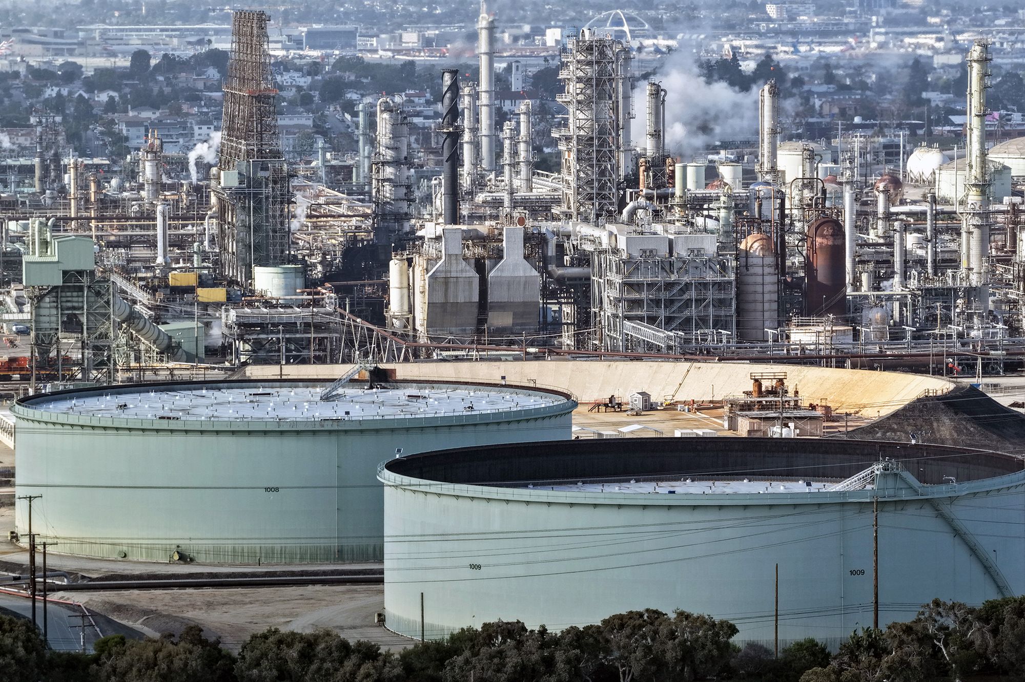 油价猛涨推高通胀！美国批发物价创三年新高，压力还在加剧